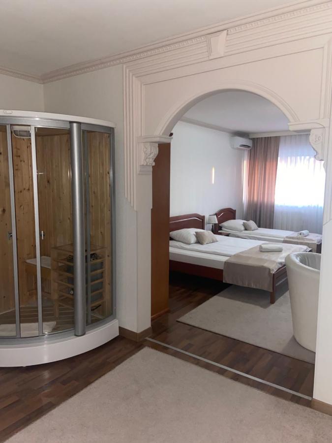 Hotel New Milenium Lukavac ภายนอก รูปภาพ
