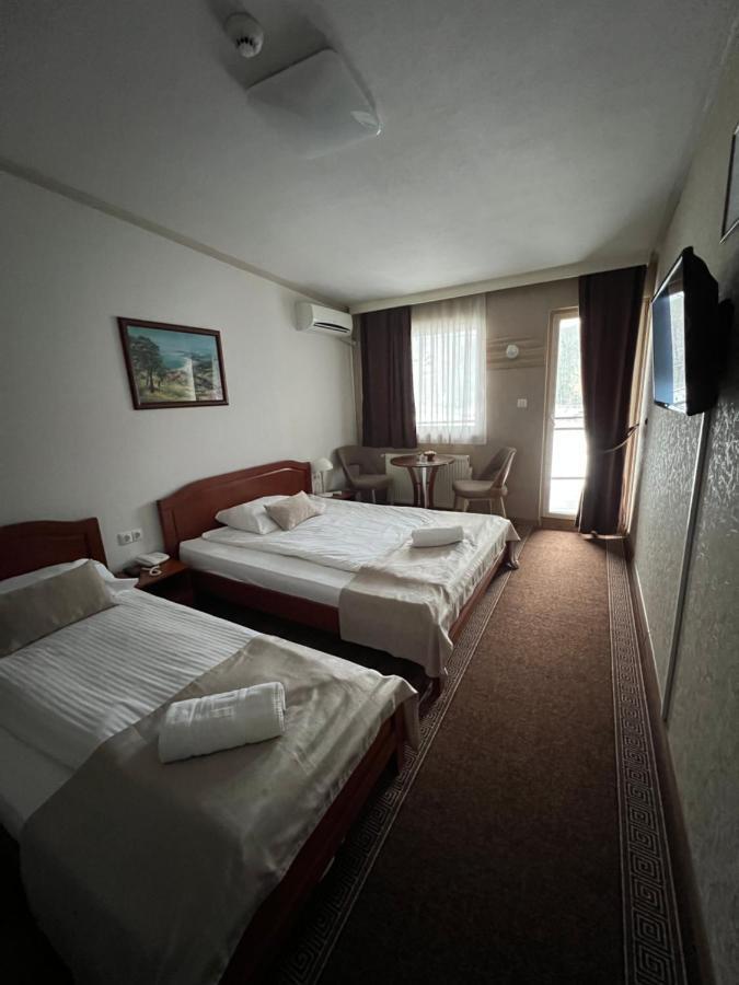 Hotel New Milenium Lukavac ภายนอก รูปภาพ