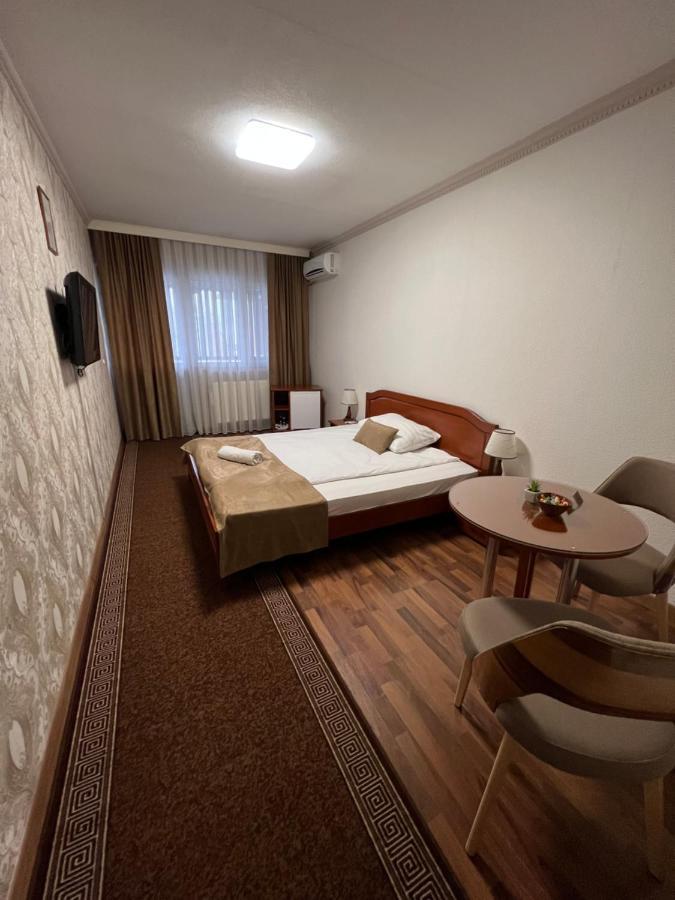Hotel New Milenium Lukavac ภายนอก รูปภาพ