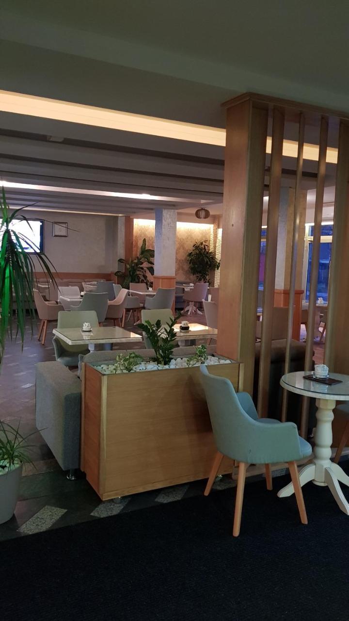 Hotel New Milenium Lukavac ภายนอก รูปภาพ